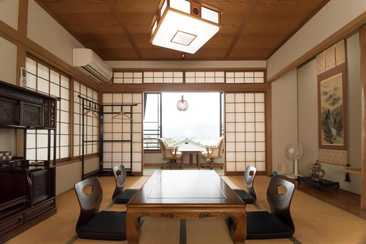Miyajima Guest House Mikuniya Хатсукаичи Екстериор снимка