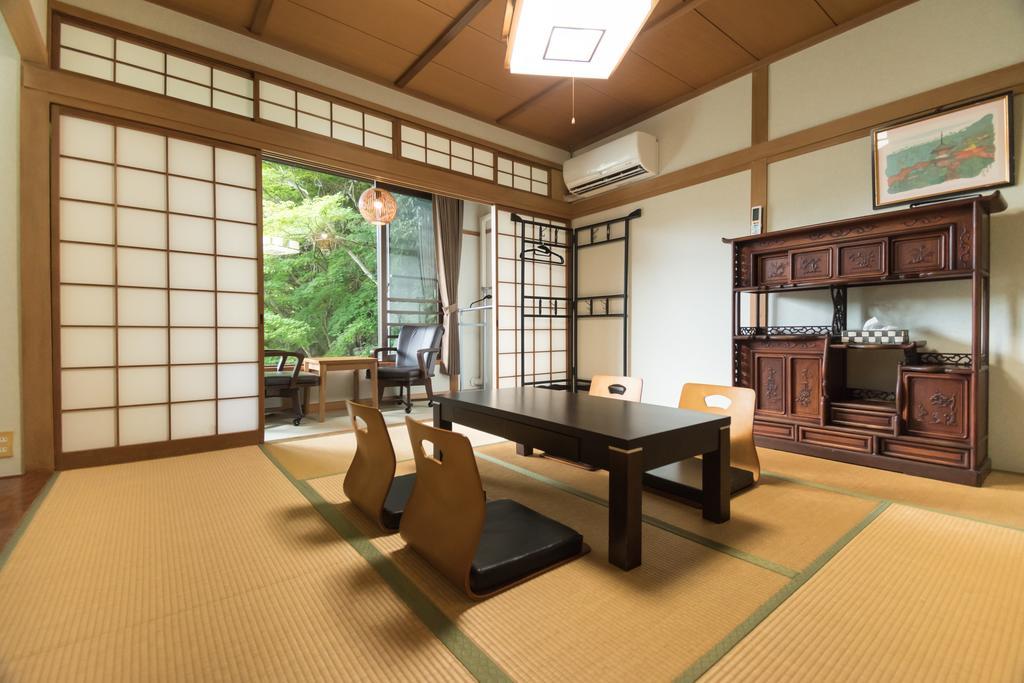 Miyajima Guest House Mikuniya Хатсукаичи Екстериор снимка