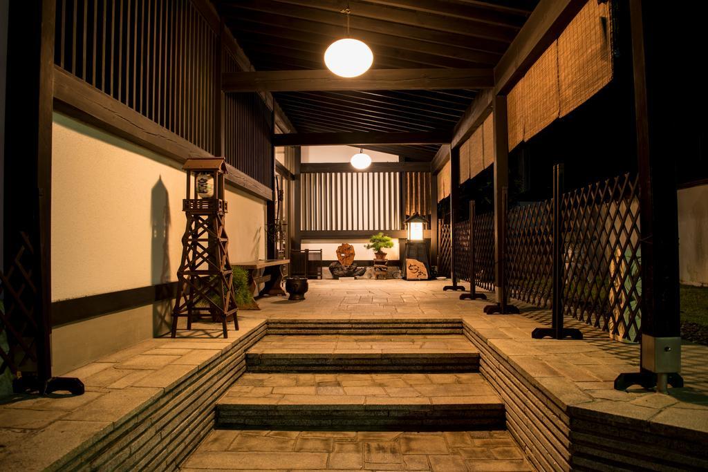 Miyajima Guest House Mikuniya Хатсукаичи Екстериор снимка