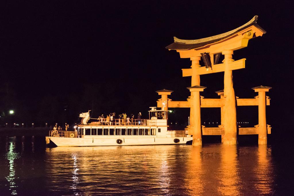 Miyajima Guest House Mikuniya Хатсукаичи Екстериор снимка